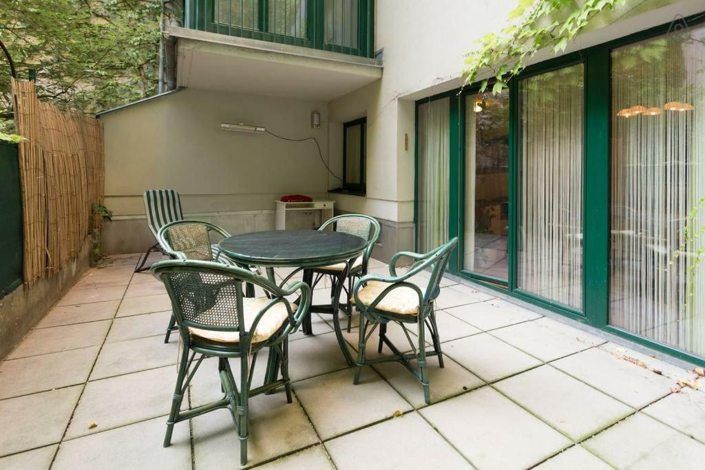 Relaxing Terrace Apartment In Lively Area Bécs Kültér fotó